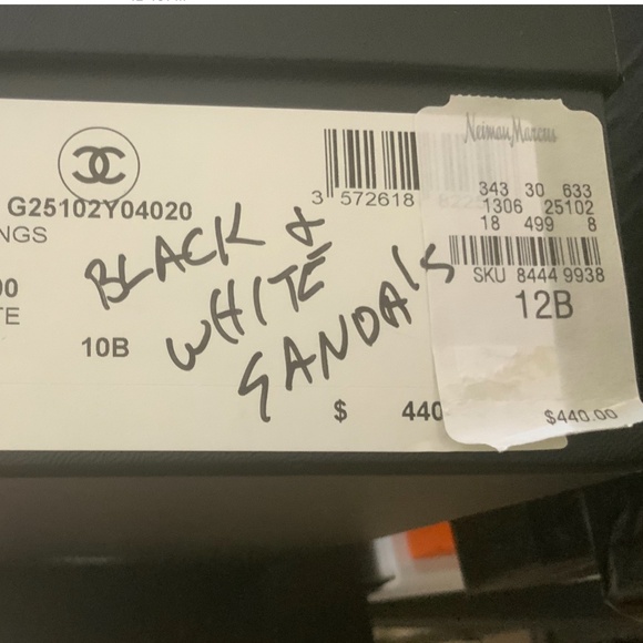 CHANEL LEATHER THONG - Picture 6 of 7